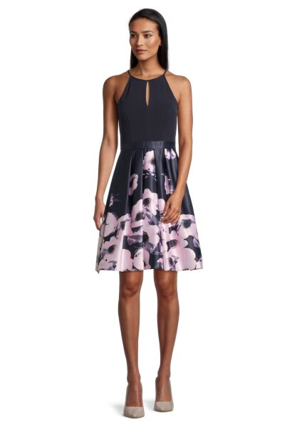 Kleid Kurz ohne Arm