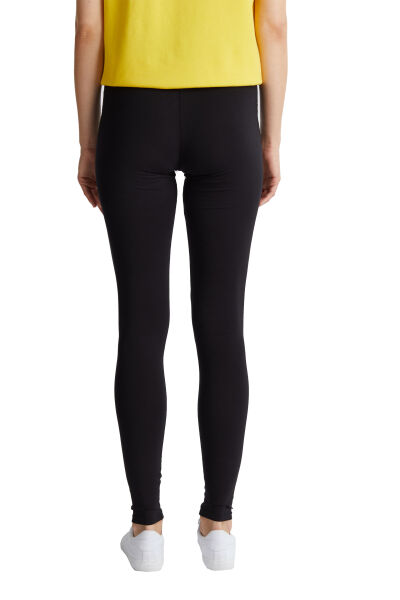 Pants knitted