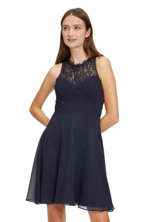 Kleid Kurz ohne Arm