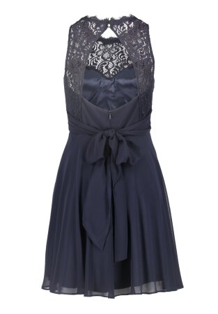 Kleid Kurz ohne Arm