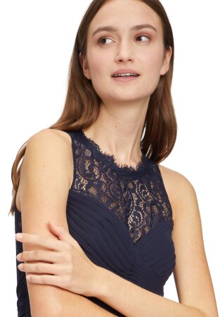Kleid Kurz ohne Arm