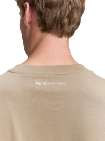 oversized t-shirt