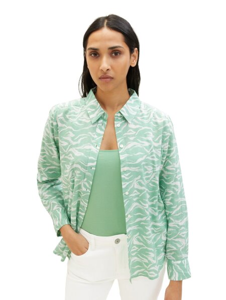 blouse with collar