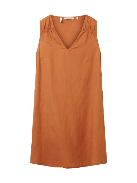 linen dress shoulder detail