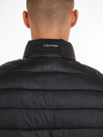 RECYCLED SIDE LOGO VEST