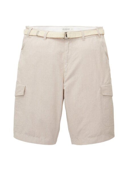 regular cargo shorts with belt