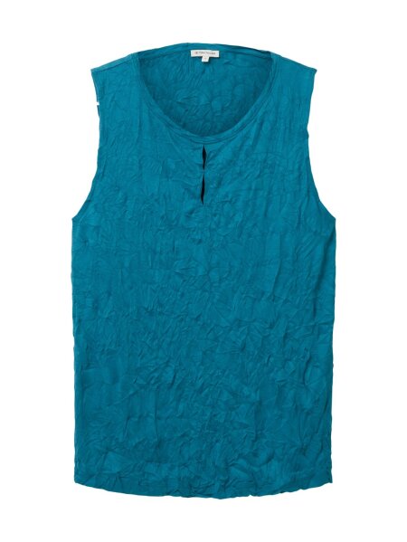 T-shirt top crincled