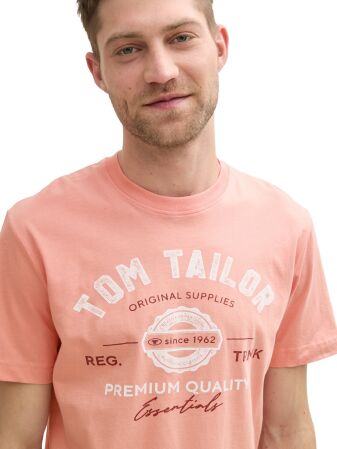 logo tee