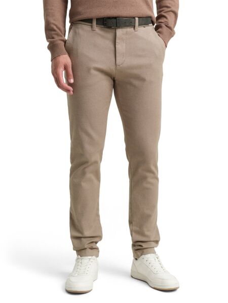 traveler slim chino