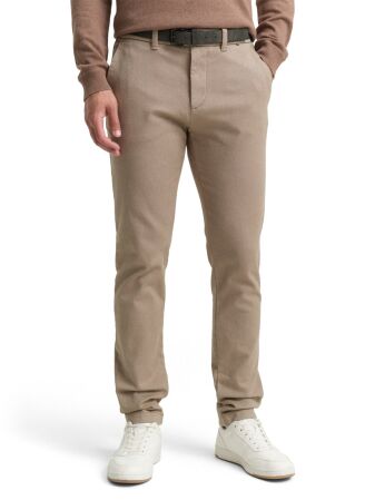 traveler slim chino