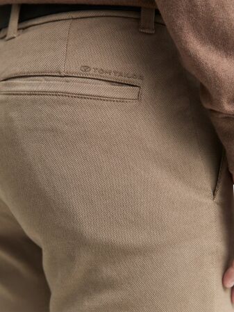 traveler slim chino