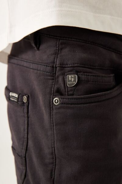 355 col.2884_Lazlo short