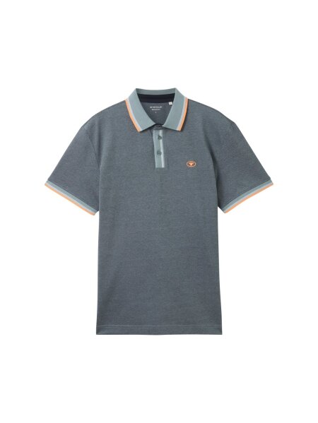 polo with detailed collar