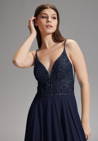 Abendkleid aus Materialmix