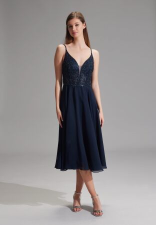 Cocktailkleid aus Materialmix