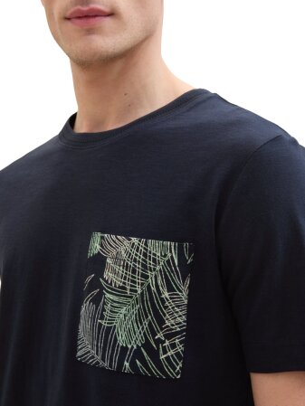 allover detail print t-shirt