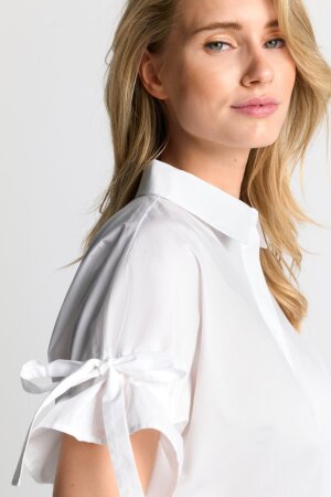blouse with details sustainable