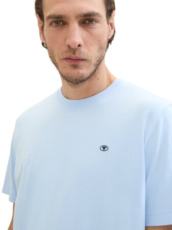 basic crew-neck t-shirt