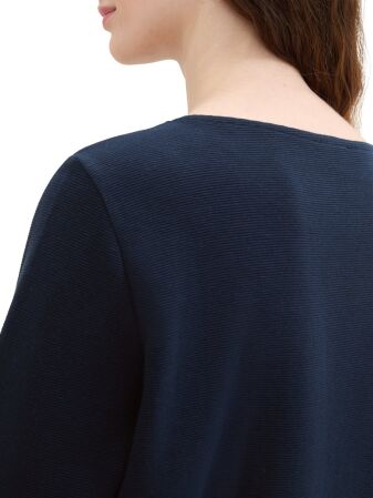T-shirt structured