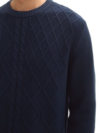 cable crewneck knit