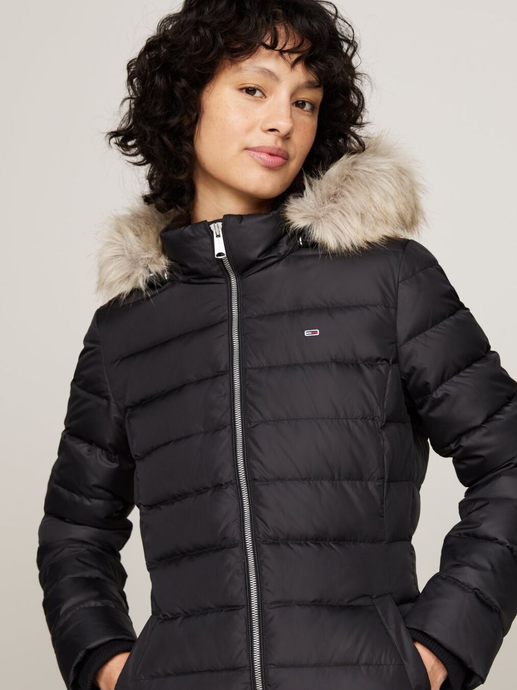 Tommy Jeans TJW ESSENTIAL HOODED DOWN COAT 219 99 EUR