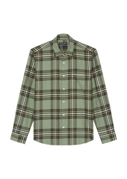 Kent collar, long sleeves, one rect