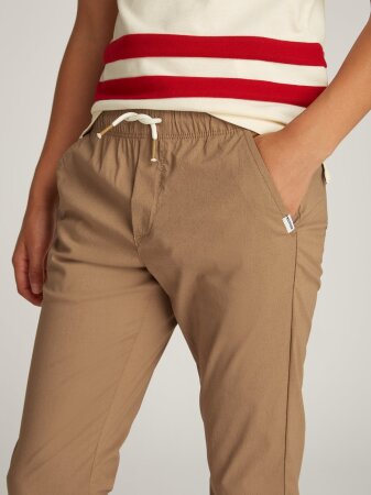 LIGHT WEIGHT PULL ON PANT