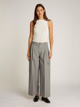 RELAXED LEG TAILORED PANT
