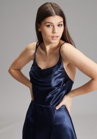 Satin-Abendkleid mit Gehschlitz