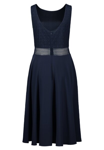 Kleid Kurz ohne Arm