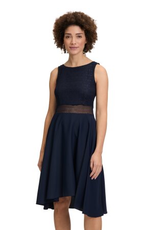 Kleid Kurz ohne Arm