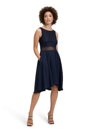 Kleid Kurz ohne Arm