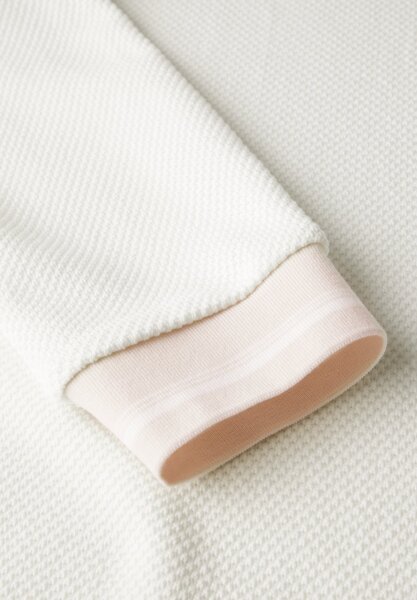fine knit look shirt w. stripe