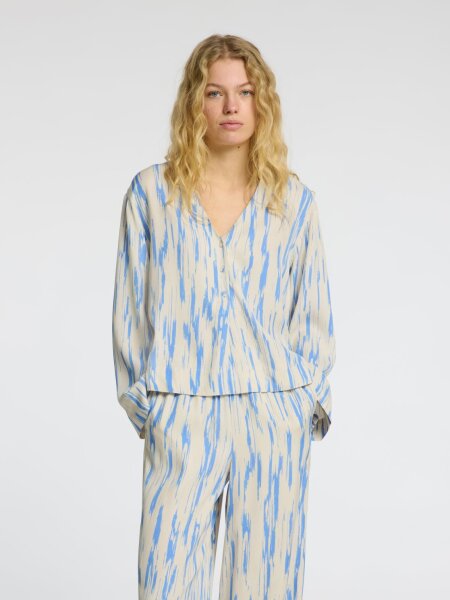 SLFBAELA LS AOP V-NECK TOP B