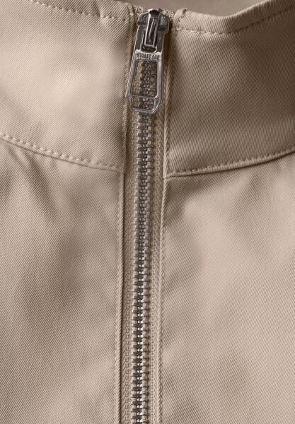 Jkt w. Stand Up Collar