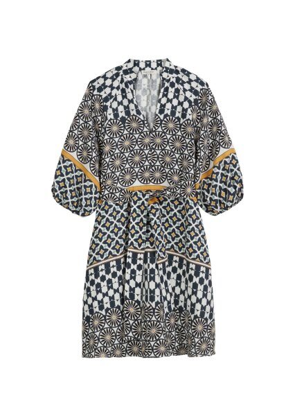 Woven dress, feminine style, raglan