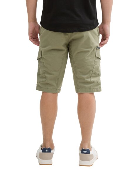 regular cargo shorts