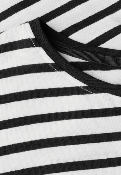 striped shirt w.wording