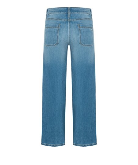 Tess cropped