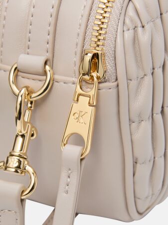 RUCHED CROSSBODY CAMERA BAG