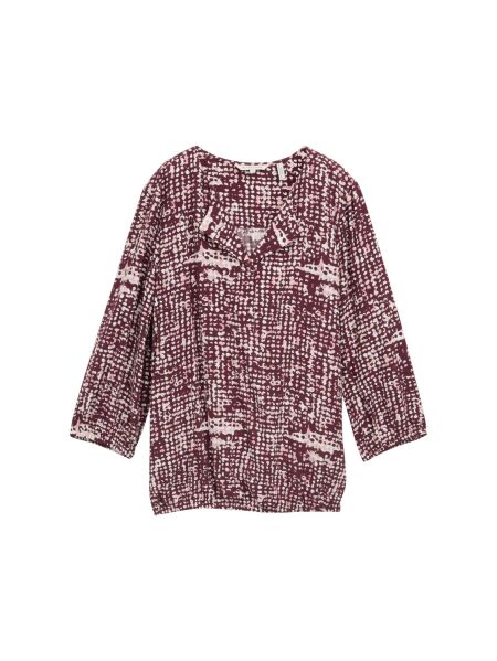 blouse with feminine V-neck