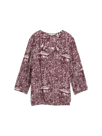 blouse with feminine V-neck