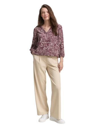 blouse with feminine V-neck