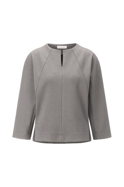 Sweatshirt with Seams