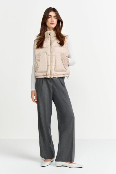 Short puffer waistcoat sustainable