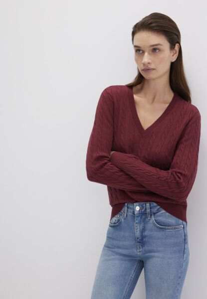 V-NECK SWEATER