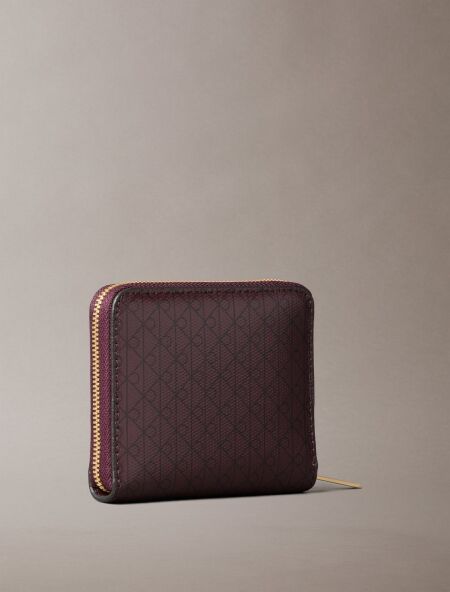 EMBLEM AOP SQUARE ZIP AROUND