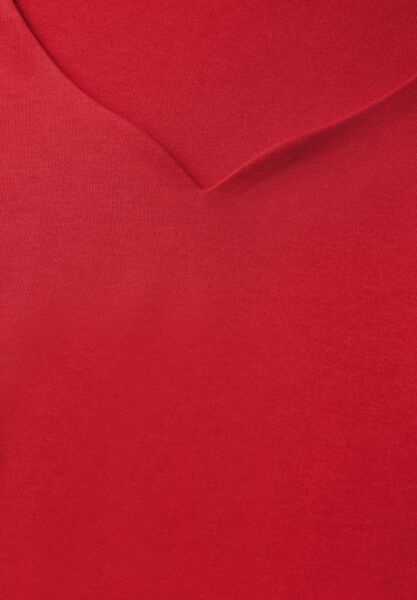 shirt w.heart neckline shape