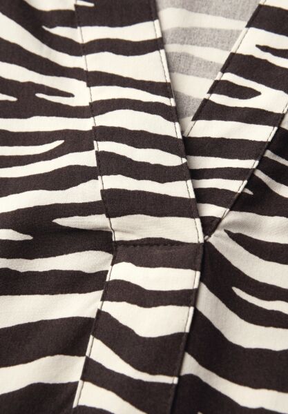 LTD QR Splitneck tunic blouse