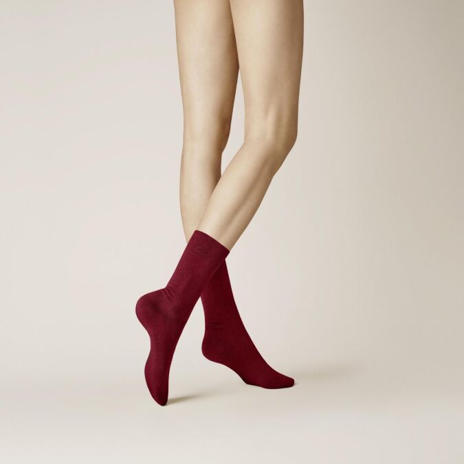 1630 festive red